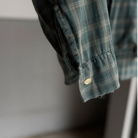 1960's Sheer cotton fabric plaid pattern open collar shirt