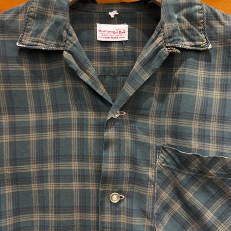 1960's Sheer cotton fabric plaid pattern open collar shirt