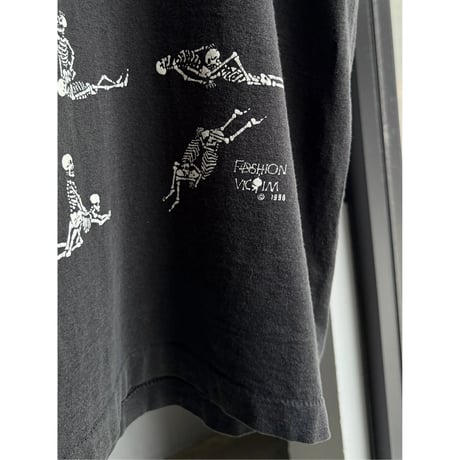 1990's "FASHION VICTIM" Skull printed Tee