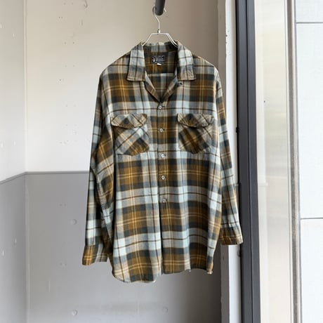 1960's "Viyella by Deacon Brothers" Wool / Cotton twill plaid pattern open collar shirt