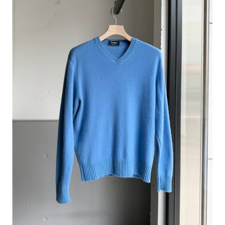 "Neiman Marcus" Cashmere knit V-necked sweater