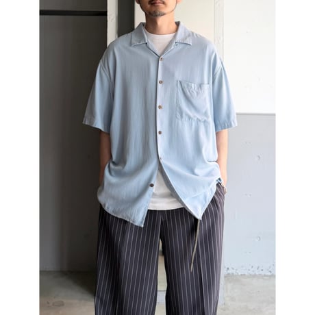 2000's Silk fabric open collar short sleeve shirt