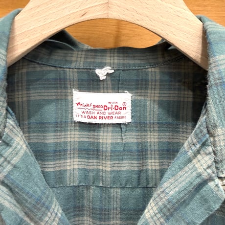 1960's Sheer cotton fabric plaid pattern open collar shirt