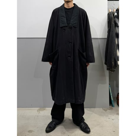 1980's Black cotton fabric wide silhouette raglan sleeve coat
