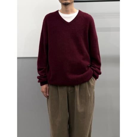 V-necked Cashmere Knit Sweater