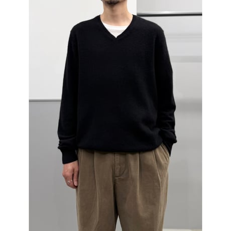 V-necked 2PLY Cashmere Knit Sweater