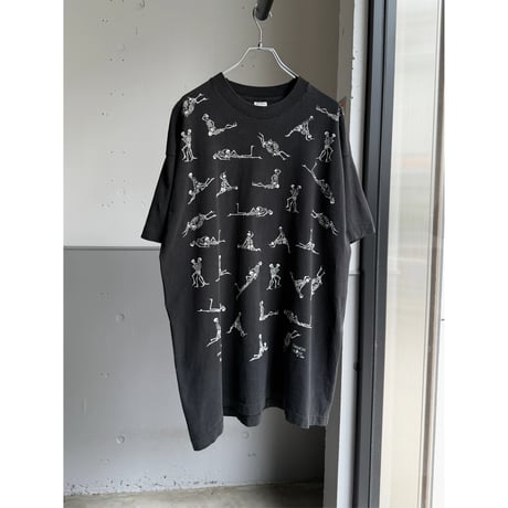 1990's "FASHION VICTIM" Skull printed Tee