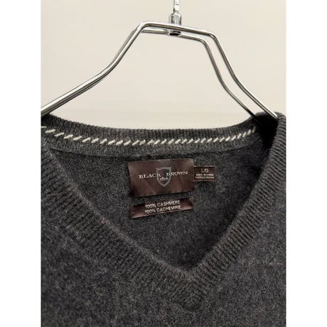 V-necked Cashmere Knit Sweater