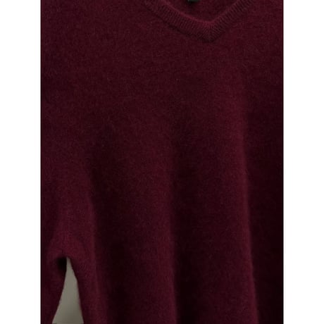 V-necked Cashmere Knit Sweater