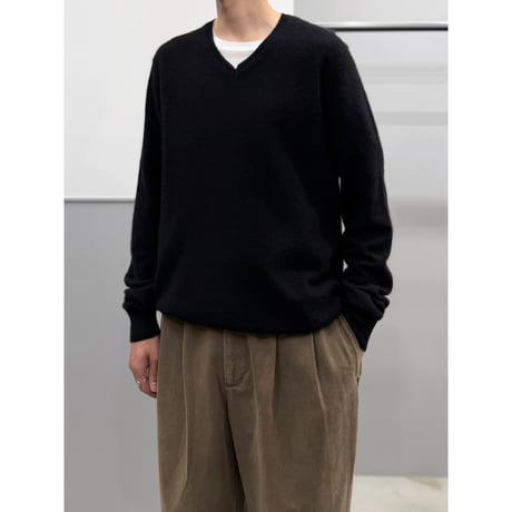 V-necked 2PLY Cashmere Knit Sweater
