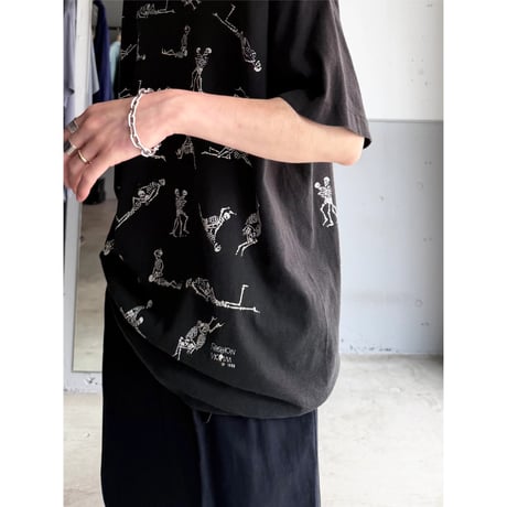 1990's "FASHION VICTIM" Skull printed Tee