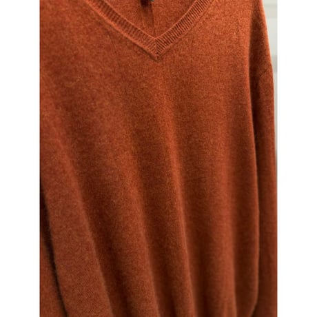 V-necked Cashmere Knit Sweater