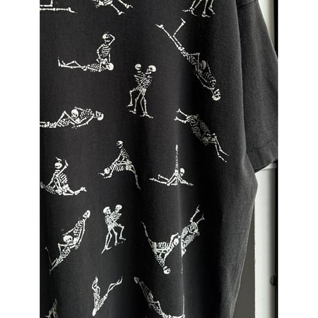 1990's "FASHION VICTIM" Skull printed Tee