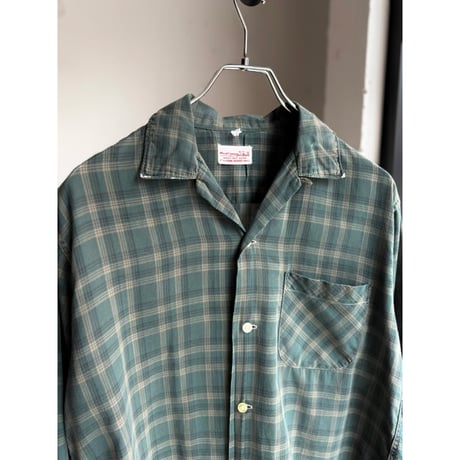 1960's Sheer cotton fabric plaid pattern open collar shirt