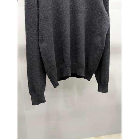 V-necked Cashmere Knit Sweater