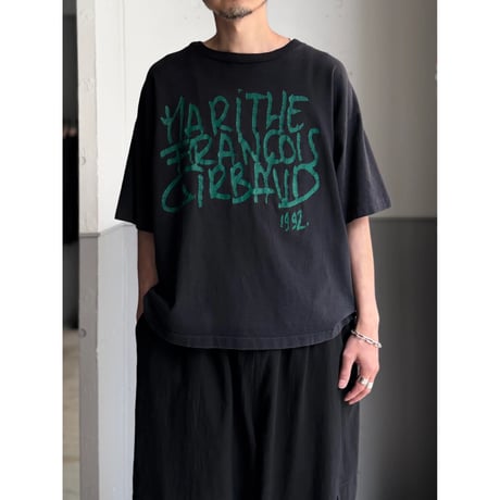1990's "MARITHÉ FRANCOIS GIRBAUD" Wide & Short silhouette Printed Tee