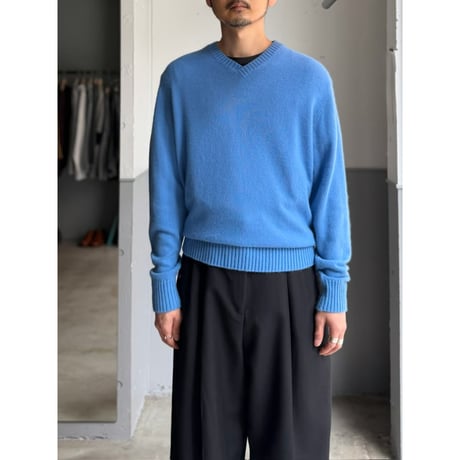 "Neiman Marcus" Cashmere knit V-necked sweater