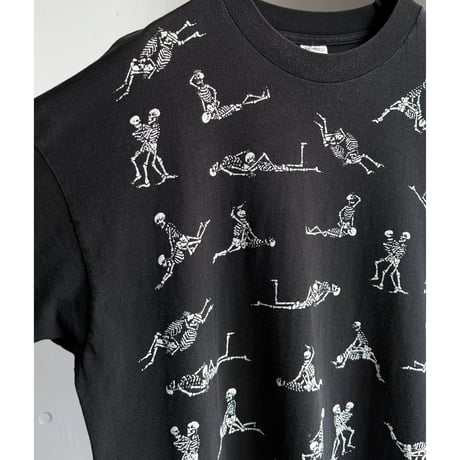 1990's "FASHION VICTIM" Skull printed Tee