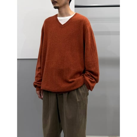 V-necked Cashmere Knit Sweater