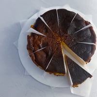バスクチーズケーキ(15㎝ホールケーキ)　【店頭受け取りご予約分 大倉山店のみ】