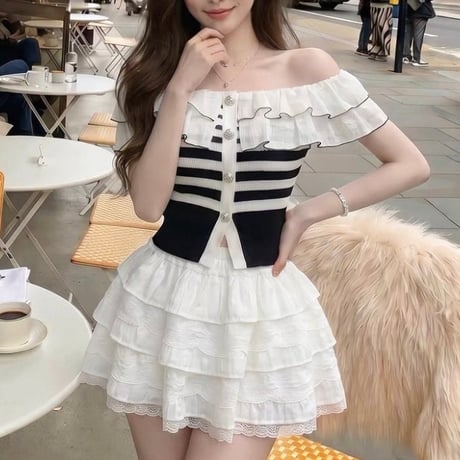 Monochrome Frill Setup
