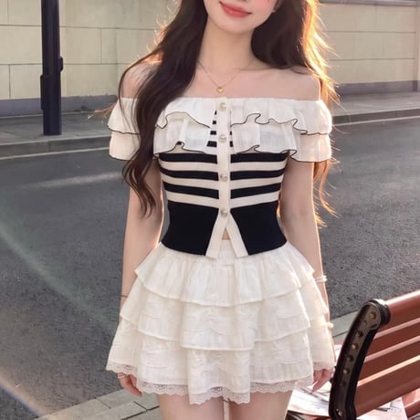 Monochrome Frill Setup