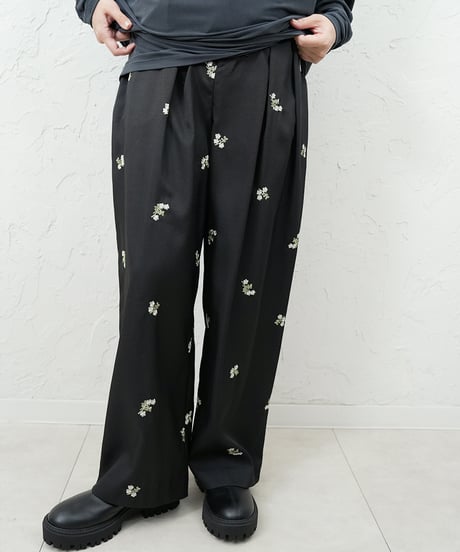 Tiny floral pants【ラスト2点】