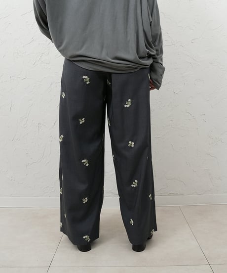 Tiny floral pants【ラスト2点】