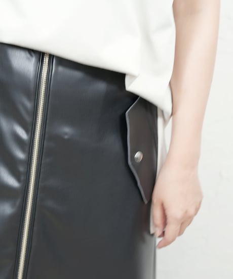 Strech eco leather　skirt