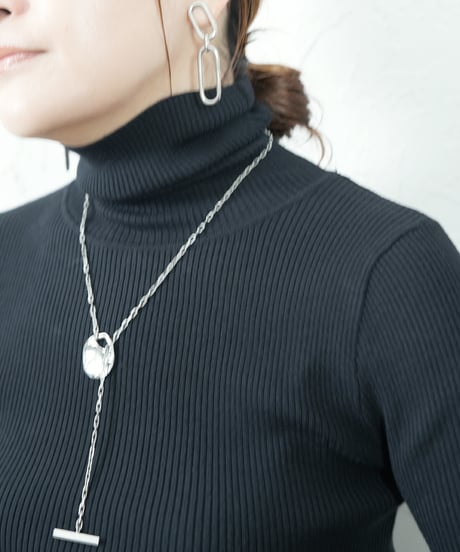 Hook Detailed Rib Turtleneck 【ラスト1点】