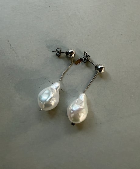 【Sead's Mara】　ご予約  Floating baroque pearl pierce