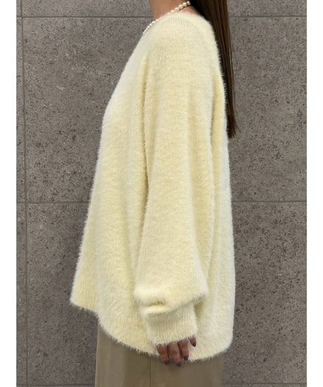 【ROSIEE】　ご予約 数量限定　バックロゴ刺繍シャギーニット