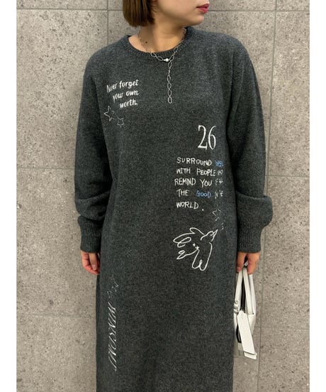 【ROSIEE】　ご予約 数量限定レタリング刺繍Knitワンピース