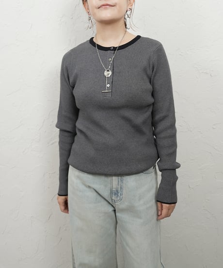 Neck color scheme henry neck knit