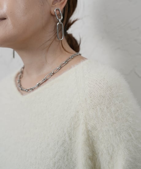 【ROSIEE】　ご予約 数量限定　バックロゴ刺繍シャギーニット