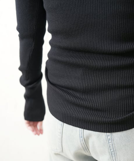 Hook Detailed Rib Turtleneck 【ラスト1点】