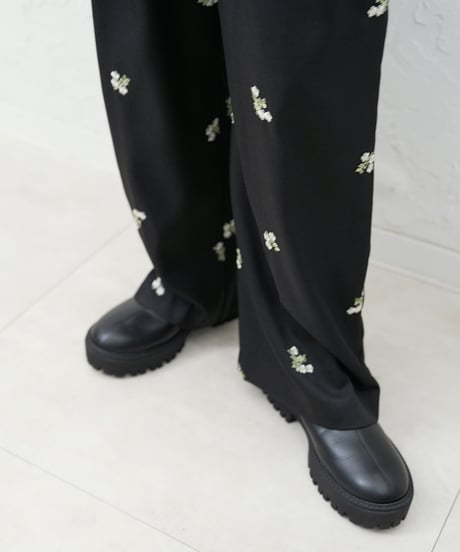 Tiny floral pants【ラスト2点】