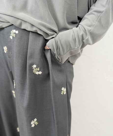 Tiny floral pants【ラスト2点】