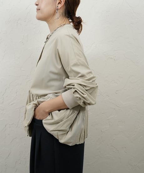Gather balloon shirt