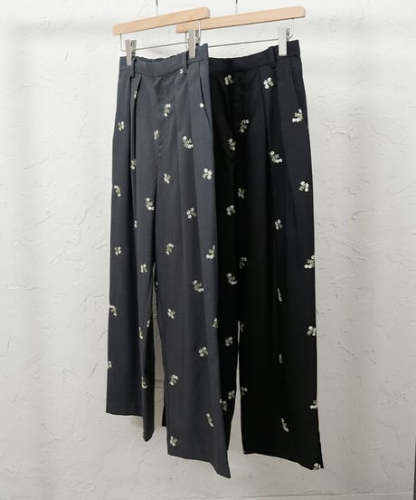 Tiny floral pants【ラスト2点】