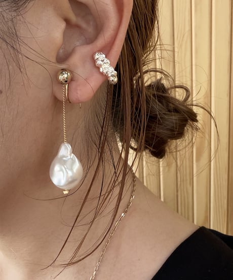 【Sead's Mara】　ご予約  Floating baroque pearl pierce