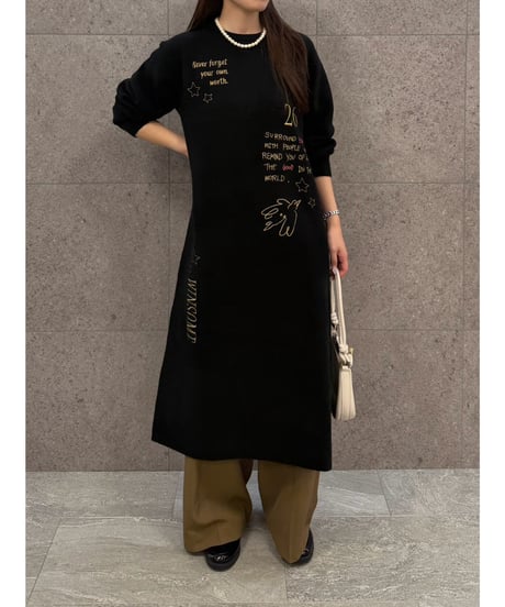 【ROSIEE】　ご予約 数量限定レタリング刺繍Knitワンピース