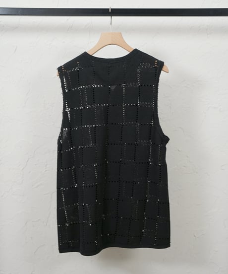 SLEEVELESS LACE TOP