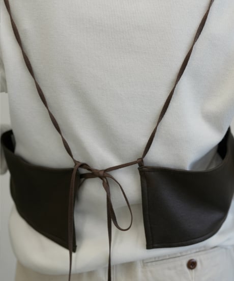 【Le Melange】　ご予約  レザーライクジャージービスチェ