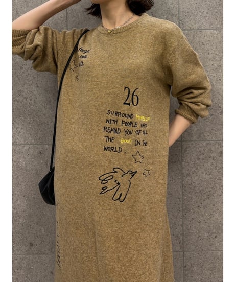 【ROSIEE】　ご予約 数量限定レタリング刺繍Knitワンピース