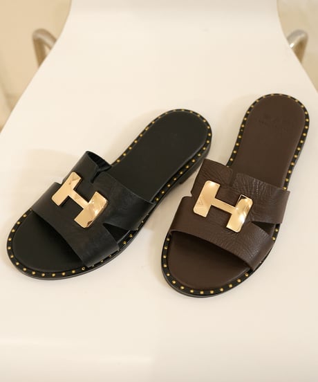 【BARI SHOES】　ご予約 Hレザースタッズレザー サンダル