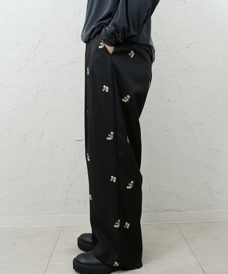 Tiny floral pants【ラスト2点】