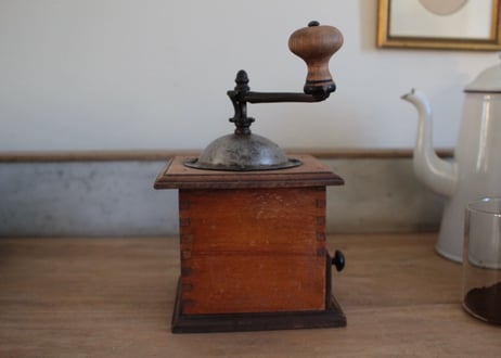 Coffee Mill 木製のコーヒーミル