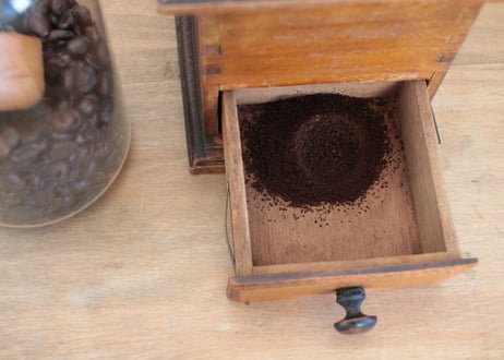 Coffee Mill 木製のコーヒーミル