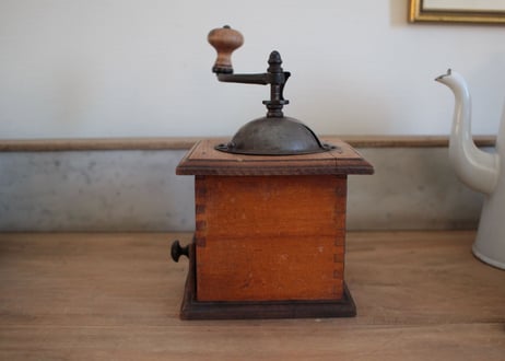 Coffee Mill 木製のコーヒーミル